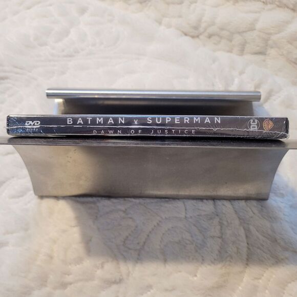 Batman vs Superman Dawn of Justice DVD Henry Cavill Ben Affleck New Sealed - Picture 3 of 7